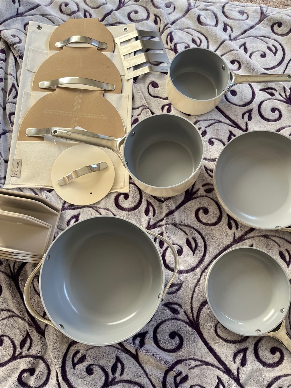 Caraway Non-Toxic Cream Ceramic-Coated Cookware Set- 5 in total with lids